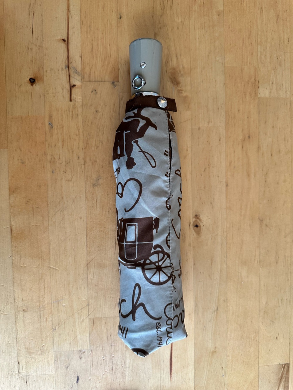 Coach Foldable Beige Umbrella with Brown Carriage Pattern